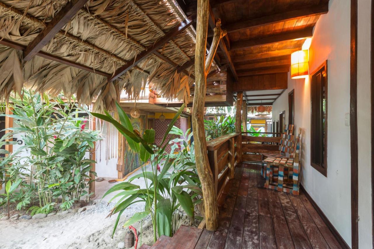 Playa 506 Beachfront Hostel Puerto Viejo de Talamanca Exterior photo